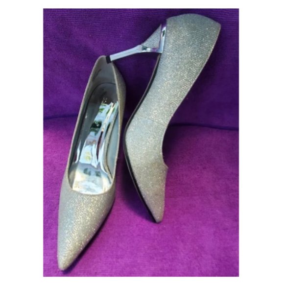 Elegant Silver sparkle women's pumps size 8.5 heels comfortable 3 in heel - Picture 4 of 6